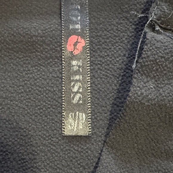 Elegant Black Women's Top - Picture 4 of 4